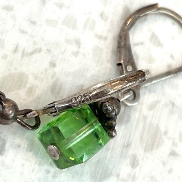 Peridot Swarovski Crystal Cube 925 Sterling Silver Earrings August Birthday - Picture 4 of 6